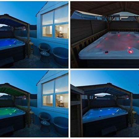 Hot Tub Jacuzzi On Private Terrace Free Gated Parking Sleeps 8 Apartment Blackpool Exterior photo